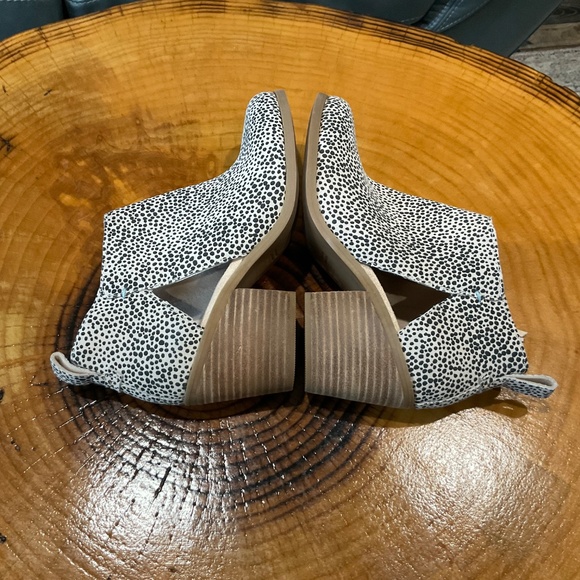 TOMS Women's Lea Cheetah Cut-Outs Zippered Casual Ankle Boots Women’s Si… - Picture 5 of 13